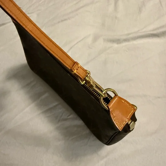 Louis Vuitton Monogram Pochette Accessoires – Authentic, Made in France - Picture 6 of 11